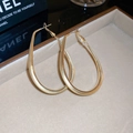 Orecchini a goccia dorati minimalisti con finitura in metallo spazzolato e gancio - Goccia d'Acqua in Oro Spazzolato (Perno in Argento 925)