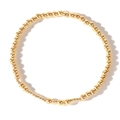 Bracciale alla moda con perle metalliche dorate e design minimalista su bianco - Stile Perline Miste Grandi e Piccole (QT-B24062403A)