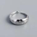 Verstellbarer Ring aus S925 Sterlingsilber mit funkelnden CZ-Mond- und Sternmotiven - 925er Silber / Weißgold
