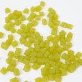 Mini fagioli sottaceto in resina gialla per cucina in miniatura e decorazioni fai-da-te - Un mini fagiolino in salamoia