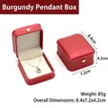 Écrin à pendentif en cuir PU bordeaux avec logo couronne dorée et doublure en velours - Boîte à Pendentif / Bordeaux