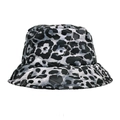 Dettaglio cappello alla pescatora con stampa leopardata grigia e cuciture a rombi imbottite - M (56-58cm) / Grigio