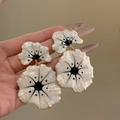Détails de boucles d'oreilles vintage en résine avec émail crème et bords dorés - 19# Blanc Crème Émail Irrégulier (5915056812137)