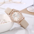 Detail van Amadi luxe quartzhorloge met roségouden lunette en diamanten voor dames - Broken Wit