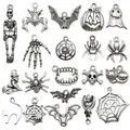 Set de 19 dijes de Halloween en plata antigua con colgantes de esqueleto murciélago y araña - 20 piezas mezcladas plata antigua