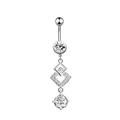 Dettaglio di un piercing per ombelico in argento con zirconi e pendenti a forma di rombo - 1990 Rombo Geometrico Argento