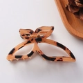 Elegant amber tortoiseshell butterfly hair claw clip with vintage resin finish - Brown Tortoiseshell