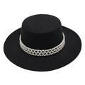 Detalle de la decoración de perlas en cuatro filas de un sombrero de fieltro negro - Negro (Con Decoración de Perlas)