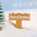 Miniatur Merry Christmas Holzschild mit Schneedetails für festliche Landschaften - Fröhliche Weihnachten Banner