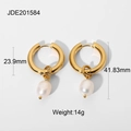 Créoles élégantes en acier inoxydable doré 18K avec pendentifs en perles blanches, vue de haut - Pendentif Perle Unique / Doré