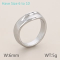 Anillo de acero de titanio plateado pulido irregular de 6 mm de ancho estilo minimal - US 7 / Color Acero