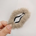 Schicker brauner Plüsch-Haarclip in Ovalform mit weicher Felltextur für Damen - 8cm / Camel