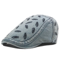 Lichtblauwe denim baret met donkerblauwe visgraatborduursels en een vintage wassing - Middelblauw