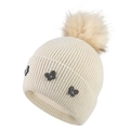 Wollweiße Damen-Strickmütze für den Winter mit Plüschbommel und Strass-Schmetterlings-Patches - Gebrochenes Weiß
