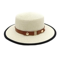 Klassischer cremefarbener Bootshut aus Stroh mit braunem Lederband und Goldnieten - M (56-58cm) / Creme