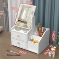 Weiße Kosmetikbox mit zwei Schubladen, Schminkspiegel und Abmessungen von 29 x 20 x 14 cm - Einseitiger Eckiger Spiegel