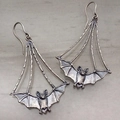 Pendientes colgantes de murciélago gótico en metal plateado antiguo para mujer - Murciélago Triangular Vintage / Plata Antigua