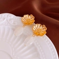 Eleganti orecchini a fiore dorati con pietre ovali bianche su seta scura - 11# Perno in argento - Bianco - Fiore