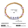 Detailweergave van 18K goud roestvrijstalen kralen met rood hart en LOVE-letterblokjes - Love Hart Alfabet Kralen Armband (JDB0205052)
