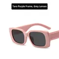 Modische quadratische Sonnenbrille mit lila Rahmen und dunkelgrauen UV-Gläsern - Taro Lila Grau
