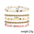 Lot de 5 bracelets bohèmes en perles Heishi crème et rose avec accents métalliques dorés - Style Doux Rose et Blanc (ZXS0168-1) / Set de 5 pièces