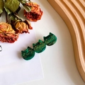 Three-link cat hair clip in emerald green acetate with marble texture and gold accents - 6.3cm / Green