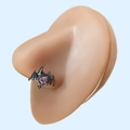 Gothic-Fledermaus-Nasenstecker mit rosa Herzzirkon auf Silikonmodell für Nasenpiercings - Schwarze Fledermaus Rosa Herz