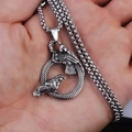 Collar con colgante de cuervo punk gótico en acero inoxidable vintage con cadena cuadrada pesada - Nido de pájaro + Cadena de Acero