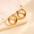Boucles d'oreilles créoles en acier titane plaqué or 18k avec motif quadrillé texturé - EH113/Maille Croisée Gravée