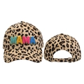 Dettaglio del cappello in velluto a coste con ricamo MAMA e trama leopardata moda - Leopardo Beige (MAMA)