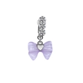 Détail du piercing de nombril argenté avec pendentif nœud violet et zircone cœur - Nœud Translucide Violet