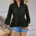 Haut noir pour femme avec col en V, broderie ajourée et manches 3/4 évasées - S / Noir
