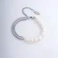 Elegante pulsera de perlas y circonitas rectangulares con cadena ajustable plateada - Platino