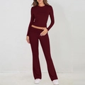 Set in maglia bordeaux da donna con top aderente a maniche lunghe e pantaloni flare - XS / Borgogna