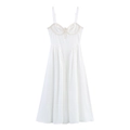 Elegante witte lange jurk met spaghettibandjes, gevlochten bies en een slanke taille - Wit / XS