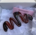 Dark brown wavy jelly-textured hair claw clip for women in elegant gift packaging - Amber