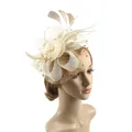 Fascinateur beige élégant avec voile à pois, plumes et perles pour les mariages - Beige & Or