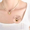 Collana di perle d'acqua dolce con pendente reversibile in smalto nero e numeri romani - Collana Dorata a Doppia Faccia (P1482)