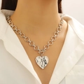Collana a catena spessa argentata con ciondolo a cuore martellato e chiusura a barra OT - Pendente Cuore Martellato (3173) / Argento