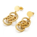 Boucles d'oreilles dorées à trois anneaux entrelacés avec texture torsadée sur fond blanc - Style Doré (KE101326-KFC)