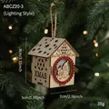Casetta natalizia in legno con luci LED e incisioni di Babbo Natale - Cabina luce colorata C (Babbo Natale)