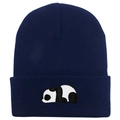 Detailansicht der Panda-Stickerei auf dunkelblauer Strickmütze für den Winter - 54-60cm / Marineblau