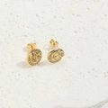 Boucles d'oreilles ovales dorées avec relief Méduse et entourage de zircons brillants - Or (Medusa Portrait Relief)