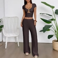 Elegante donkerbruine set met top met korte mouwen en broek met wijde pijpen - S / Bruin