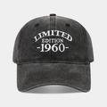 Dettaglio del ricamo LIMITED EDITION 1960 su un cappellino da baseball in cotone lavato - 1960 Nero