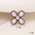 Detailed macro view of 1.7cm pearl flower charm with 2.5g lightweight alloy frame - D1725 Waterdrop Clover