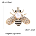 Spilla a forma di ape con perle e strass su lega dorata, dimensioni 4,0 cm x 3,2 cm - Oro