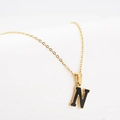 Collar minimalista de acero de titanio dorado con colgante de letra N en negro y oro - Letra N Dorada
