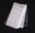 Stapel transparenter, selbstklebender Plastikbeutel für Schmuck mit Aufhängeloch - 8*8cm / Ca. 100 Stück OPP-Beutel