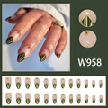 Unghie finte verde oliva con linee dorate e design geometrico chic a diamante - Stile Geometrico Linea Oro Verde Oliva (Con Colla) (W958)
